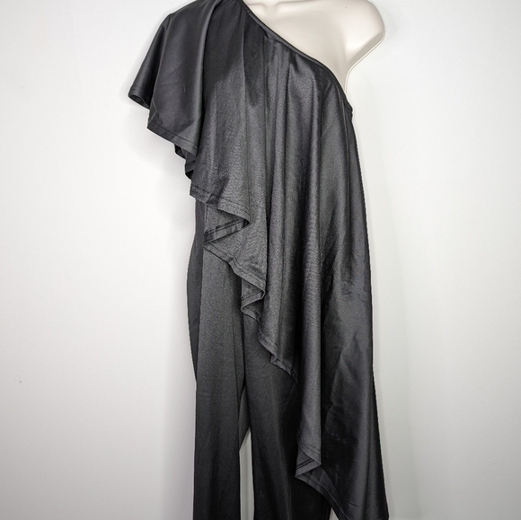 One Arm Off The Shoulder Jumpsuit - Picture 2 of 6